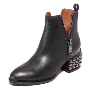 Jeffrey Campbell “Boone”
